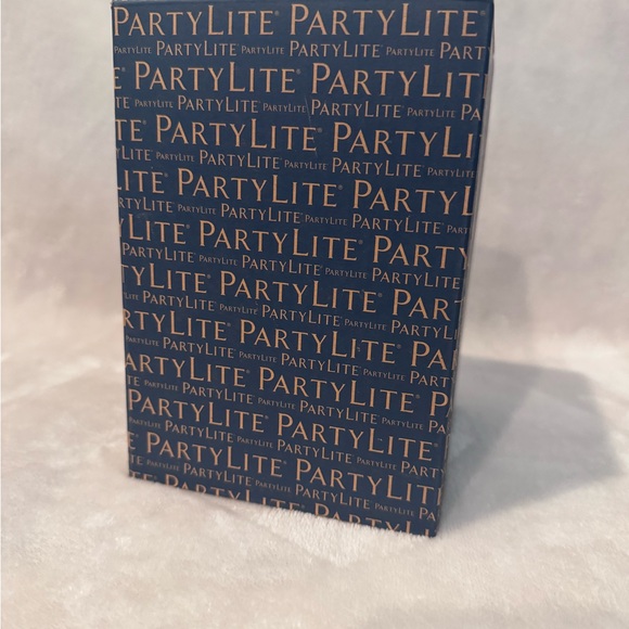 PartyLite Light Illusions™ LED Pillar Candle – Ivory  - LDR6616 - 3” x 5 - NIB - Picture 2 of 5